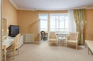 Гостиница Гранд Отель ОКА Премиум Нижний Новгород Джуниор Сьют-2