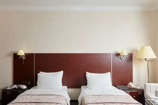 Гостиница Гранд Отель ОКА Премиум Нижний Новгород Классический с  2 кроватями (первой категории)-3