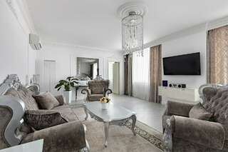 Гостиница Гранд Отель ОКА Премиум Нижний Новгород Сьют Барокко-1